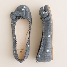 chambray ballet flats The Dictator, Girls Ballet, Grey Flats, Cute Flats, Soft Summer, Shoe Obsession, Childrens Shoes, Halle, Cute Shoes