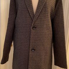 J.Crew Ludlow Topcoat In Italian Wool-Bland Houndstooth. Size: 42 R. Color: Blue Brown Khaki Houndstooth. Item # Ac447. Wool/Polyamide/Other Fibers. Notch Lapel Collar. Cuffed. Button Closure. On-Seam Pockets. Lined. Dry Clean. Flat Measurements: From Armpit To Armpit - 24", Length - 39.5". Brand New With Tag. Was Purchased Directly From J.Crew. J Crew Jacket, Pinstripe Wool Single-breasted Outerwear, Lapel Collar, Top Coat, Blue Brown, J Crew, Mens Jackets, Jackets & Coats, Color Blue