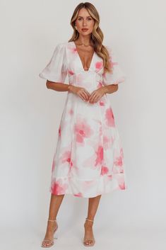 Elias Puff Sleeve Midi Dress Blush by Selfie Leslie Pink Dress Shoes, Puff Sleeve Midi Dress, Yellow Bridesmaid Dresses, Weekend Brunch, Lace Bodycon Dress, Feminine Silhouette, Iron Material, Date Night Dresses, Mini Dress Casual