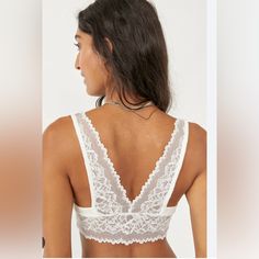 In Excellent Condition Brand New Very Similar To Stock Photo But Not Exact See Pics For Details Super Cute Lace Details Feminine White Bra With Delicate Straps, Free People Bralette, Lace Halter Bralette, Halter Bralette, Bow Detail Dress, Free People Intimates, People Shopping, Distressed Black Jeans, Ivory Lace