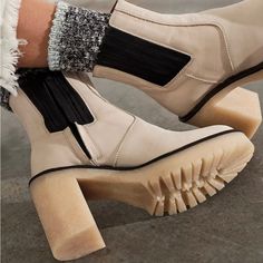 Color White James Chelsea, Free People Boots, Estilo Hippy, Shoes Boots Ankle, Chelsea Ankle Boots, Free People Shoes, Leather Chelsea Boots, Suede Ankle Boots, Platform Boots