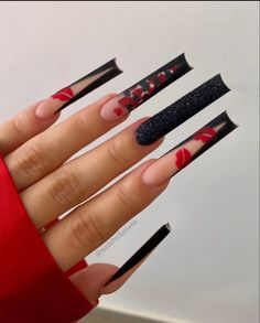 Black Valintens Nails, Dark Valentines Day Nails, Black Valentines Day Nails, Nail Designs Bling, Acrylic Toe Nails, Nails Coffin Short, Grunge Nails