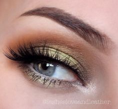 Eyeshadow To Match Green Dress, Eye Shadow With Green Dress, Makeup Looks For Lime Green Dress, Makeup For Lime Green Outfit, Lime Green Dress Makeup, Makeup For Lime Green Dress, Lime Green Outfit Makeup