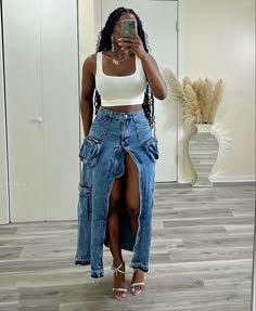 Denim Cargo Skirt, Rock Outfit, Denim Cargo, Y2k Clothing, Cargo Skirt, Mode Inspo, Girls Denim, Cute Simple Outfits