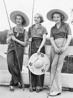 size: 24x18in Photo: Three Women Going Fishing with Huge Hats : Artists Set Theory, Old Fashioned Photos, Fishing Photos, Women's Bags By Material, Three Women, Woman Card, Three Graces, Fishing Women, Fishing Girls