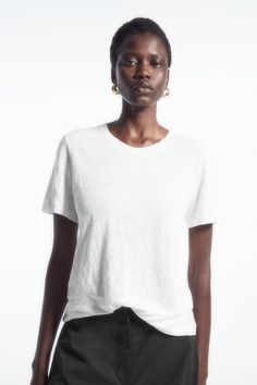 LINEN T-SHIRT Linen Tshirts, Style Summer, Shades Of Black, Summer Wardrobe, Capsule Wardrobe, Wardrobe Essentials, Fashion Brand, Mens Pants, Work Wear