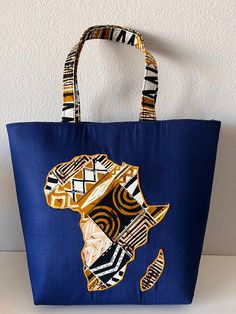 Kitenge Bags Design, Gift Bag Design Ideas, African Bags Handmade, Fabric Hand Bags, Handbag Design Ideas, Kitenge Bags, Handmade Bag Design, Design For Tote Bag, Designs For Tote Bags