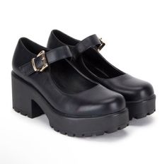 A pair of black matted mary Jane’s Shoes Png, Mary Jane Platform Shoes, Platform Mary Janes, Chunky Platform, Pretty Shoes, Dream Shoes, Mary Jane Shoes