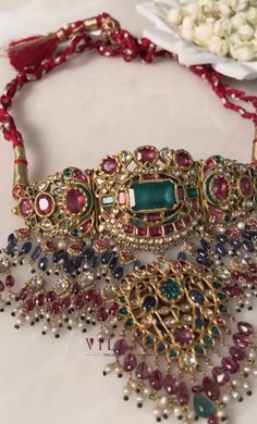 Royal Jewels Indian, Royal Jewellery, Indian Wedding Jewelry Sets, Bridal Jewelry Vintage, Edgy Jewelry, Modern Gold Jewelry, Bridal Jewellery Design