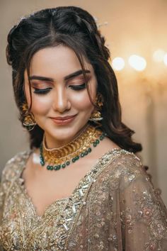 dewy bridal look, makeup, bridal makeup look, trending bridal makeup ideas, dewy makeup, nude makeup, minimal makeup, brides in minimal makeup, engagement looks, engagement makeup looks Nude Eye Makeup, Reception Hairstyles, Lehenga Hairstyles, Pakistani Makeup, Hairstyles For Gowns, Hair Style On Saree