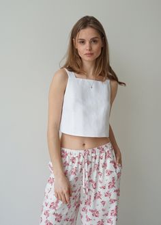 White linen top for women, Linen crop top, Linen tank top, Linen blouse, Linen crop tank, Linen shirt, Cropped linen top, Square neck top other colors: yellow https://www.etsy.com/listing/1235678787/ beige https://www.etsy.com/listing/1226015975/ light beige https://www.etsy.com/listing/1239947504/ It is super comfortable to wear a fashionable top, minimalist and simple yet. A must-have top for everyday wear, casual or semi-formal occasions, beachwear, and casual loungewear - suitable for any occasion in the summer season. Great to go with high-waisted bottoms, dress it up or down as you wish. Linen makes the best micro-climate of the skin, is breathable, and absorbs moisture and perspiration. ■ color: ivory ■ material: 100% linen ■ style: - cropped - sleeveless design - wide straps - squa Micro Climate, White Linen Top, Linen Crop Top, Linen Tank Top, Linen Crops, Linen Tank, Square Neck Top, Linen Style, Cropped Tube Top