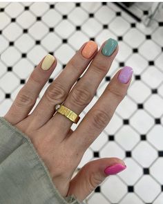 Spring Nails Multi Colors, Multi Colored Nails Summer, Mixed Color Nails, Easter Nail Art Ideas, Easter Nails Easy, Shellac Nail Colors, Multicolored Nails