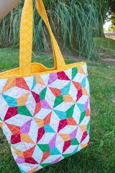 Check out this bright big quilted tote by Luci @seagardensewing! 💛

This tote is made from Minki Kim‘s Quilter’s Big Tote pattern and features a mix and match of fabrics from the Bee Backgrounds and Bee Cross Stitch lines by Lori Holt! Head over to our blog for a close-up look and all the details you need to make this sunny quilted tote! Garden Sewing, Bee Cross Stitch, Minki Kim, Sewing Labels, Lori Holt, Stitch Lines, Quilted Totes