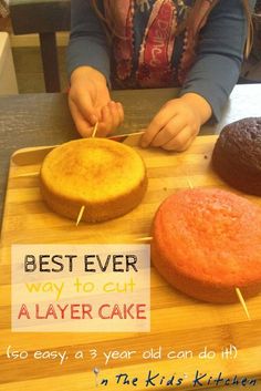 Four Layer Cake, Cakes To Make, Decorating Frosting, Flat Cakes, Cake Hacks, Frosting Tips, Celebration Cake, Easy Cake Decorating, Easy A