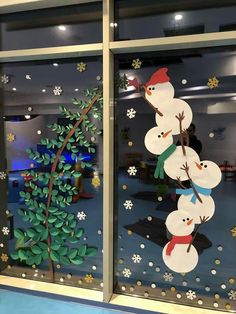 Decoration Creche, Jul Diy, Christmas Window Painting, Diy Christmas Wreaths, Office Christmas Decorations, Preschool Christmas