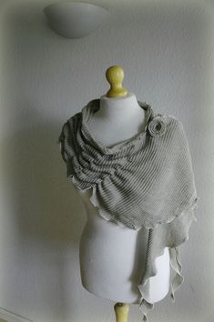 LINEN Natural Scarf .It is a very cozy, warm and soft accessory.You can wear this creation as a capelet, a wrap or a scarf. This piece can be worn with any fashion style you want. I made this scarf from soft, high quality knit pur linen It is decorated by rose.(which is a safety pin clasp on) Care instructions: hand wash gently in cool water and lay flat to dry. Color: natural Measurements: Width : 40 cm ( 15 inches) Length : 220 ( 86 inches) Bohemian Scarf, Bohemian Scarves, Linen Shawl, Linen Scarf, Boho Scarfs, Scarf Handmade, Linen Scarves, Grey Scarf, Women Shawl