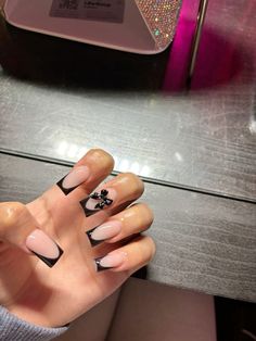 Cute French Tip Nails Black, Black Short Nails With Design, Black Nail Acrylic Designs, Black Nails Jewels, Black French Tip Birthday Nails, White And Black Acrylics, Black Nail Designs With Charms, Acrylic Bow Nails, Black French With Bow