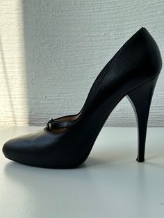 Loewe shoes, black, 100% genuine leather inside, outside and sole. Used once. Excellent condition. Size 38. Made in Italy. Heel height - 12 cm. Chic Evening Heels With Rubber Sole, Elegant Round Toe Heels With Rubber Sole, Elegant Heels With Rubber Sole For Evening, Elegant Evening Heels With Rubber Sole, Evening Leather Shoes With Rubber Sole And Almond Toe, Classic Leather Shoes With Round Toe For Evening, Timeless Calf Leather Heels With Round Toe, Classic Round Toe Leather Shoes For Evening, Evening High Heel Leather Shoes With Leather Sole