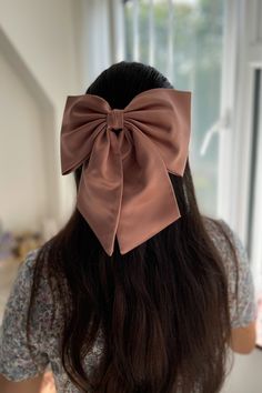 Big old rose pink  duchess satin hair bow with barrette attachment. Ideal for party, hen do, or for wearing everyday. They are handmade with love and care using high quality fabric.  The bow measures  24 cm or 9 1/2" in width appx  12 cm or 4 3/4" in height  Tail is 18 cm or 7" long  Attachment: Barrette (Available in other attachments. Please message me)  *Please be noted that the color might appear a little differently on each phone, tablet, or computer screen. How To Make Big Hair Bows, Satin Hair Bow, Cornrows Braids For Black Women, Giant Bow, Designer Hair Accessories, Diy Hair Accessories Ribbon, Big Hair Bows, Big Dresses, Bow Hairstyle