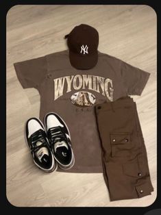 Jordan Outfit Ideas For Men, Asthetic Cloths Idea Men, Cool Fits Men, Brown Mens Outfits, Mens Outfits Brown, Blue Mens Outfits, Mens Outfits Blue, Mens Shoes Aesthetic, Mens Outfits Black