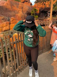 Disneyland ootd at big thunder mountain Disneyland Outfits Winter Plus Size, Disney Couple Outfits Winter, Disneyland Sweater Outfit, Comfy Outfits For Disney World, Disneyland Outfits Comfy, Cute Disney Fits Winter, Disneyland Outfits November, Disneyland November Outfit