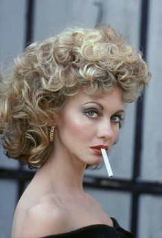 8x10 Print Olivia Newton John Grease Paramount 1978 #GRNJ | eBay Olivia Newton John Grease, Look Disco, Sandy Grease, Fashion Fotografie, Grease Movie, Kim Kardashian Hair, Kardashian Hair, Celebrity Wigs, Mode Editorials