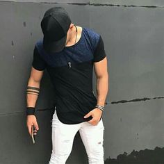 Clothing Styles Men, Portrait Smile, Photoshoot Hair, Best Casual Shirts, Girls Portrait, Classy Clothing, Mens Style Guide, Mens Fashion Casual Outfits, Urban Dresses