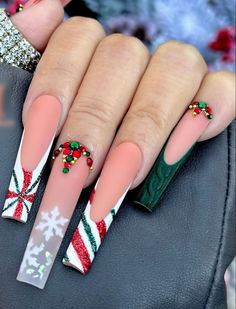 Christmas Nails Xxl, 2024 Christmas Nail Designs, Celebratory Nails, Icicle Nails, Nail Noel, Nail School, Nails Xmas, Themed Nails