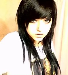 A cute layered hair cut (scene) Emo Fringe, Scene Queen Hair, Emo Scene Hair, Fringe Bangs, Dyed Hair Inspiration, Zombie Girl, Emo Hair, Scene Fashion, Scene Hair