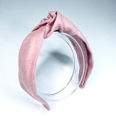 "Yobys Linen Rose Pink  Headband | Knot Headband Yobys' Luxurious, Gorgeous Headband will add a pop of Colour to any stylish outfit and can be a perfect gift for Any Special Occasion: Wedding, Birthday, Graduation Day, Anniversary, Christmas.. YOBYS' handmade headband is not only stylish but also gentle on your hair for your day long of wearing. The headband base fits comfortably and flexible, you can gently stretching out or bending in with your hand to make it fits perfectly on your head. Mate Designer Hair Accessories, Women Headband, Headband Turban, Handmade Headband, Pink Headband, Headband Women, Stylish Headbands, Girls Headband, Christmas Hair Bows