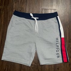 Tommy Hilfiger Mens Shorts Size Medium New With Tags Tommy Hilfiger Cotton Shorts, Tommy Hilfiger White Casual Shorts, Tommy Hilfiger Sporty Shorts, Sporty Tommy Hilfiger Short Bottoms, Tommy Hilfiger Casual Shorts With Pockets, Gym Shorts Men, Black Chinos, Blue Chinos, Tommy Hilfiger Vintage