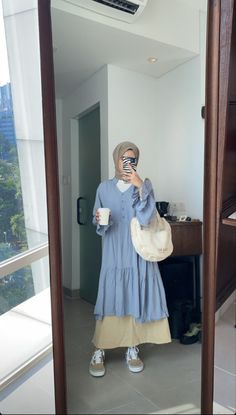 Beige Dress Outfit, Hijabi Casual Outfits, Hijabista Fashion, Hijab Look, Modern Hijab Fashion, Muslim Fashion Hijab Outfits