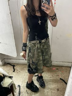 Alternative Street Fashion, Aesthetic Outfits Alt, Alt Fits Summer, Punk Rock Girl Aesthetic, Grunge Outfits For Summer, Punk Rock Aesthetic Outfits, Alt Outfits Summer, Alt Aesthetic Outfits