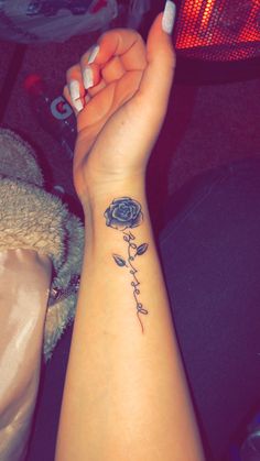 Tattoo Ideas For Females Arm, Tattoos For Teenage Girls Ideas, Small Tattoo Ideas For Women Arm, Rist Tattoo Women, Cool Leg Tattoos For Women, Women Wrist Tattoos Ideas, Worth It Tattoo, Women Forearm Tattoo Ideas, Pretty Wrist Tattoos