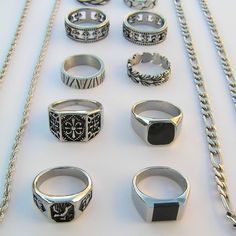 Men Rings Ideas, Guy Jewelry Rings, Mens Rings Fashion Silver, Thick Rings Men, Silver Ring Ideas For Men, Male Silver Jewelry, Men's Silver Ring, Jewlrey Aesthic Men, Men's Silver Rings