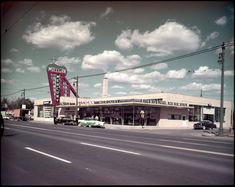 1955 Lincoln Mercury dealership Mulligan Detroit 0401-6607 Muscle Car Ads, Henry Ford Museum, Car Dealerships, Lincoln Cars, Vintage Neon Signs, Carroll Shelby, Vintage Neon, Custom Mats