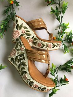 chappals woman flats for wedding | chappal stand ideas in home | Daily Wear Stylish And Trending Chappal Design | Flat Chappal Design Flip Flop Chapple | Sandal Design  sandals trends | Summer sandals | Cute sandals | Birkenstock sandals | Leather sandals | sandals Outfit | Heels sandals | Flat sandals | Wedding sandals | Tory burch sandals | Strappy sandals | High heel sandals | Hermes sandals | Diy sandals Trending Womens Shoes, Estilo Hippie, Bridal Sandals