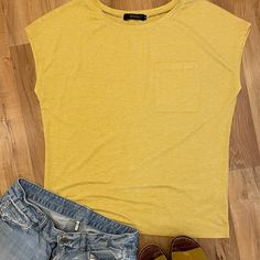 Mirol Women’s Short Sleeve Top. Yellow (Heather) Solid Color T-Shirt. Features Batwing Short Sleeve And Side Notch At Hem. Easy Wear And Style Basic. Super Soft & Comfy. New (No Tag) Material: 60% Polyester, 35% Rayon, 5% Spandex Size Medium (Us 8-10) Loose Fitting Measurements: Length Of Front: 26” Armpit To Armpit: 22” All Measurements Are Approximate. Clothes Are All Measured Flat And Un-Stretched. From Smoke-Free / Pet-Free Home. Tags: Loose Tees, Summer And Fall Tops, Basic T-Shirt, Casual Yellow Casual Summer Tops, Casual Yellow Summer Tops, Basic Yellow Short Sleeve Tops, Yellow Short Sleeve Basic Top, Mustard Relaxed Fit Top For Spring, Spring Mustard Crew Neck Top, Mustard Crew Neck Top For Spring, Yellow Relaxed Fit Top For Summer, Everyday Yellow Cotton Tops