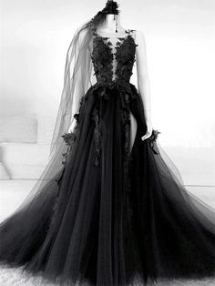 Black Gothic High Side Split A-line Bridal Wedding Dress Vintage Wedding Dresses BlissGown Black Lace Formal Dress, Gaun Abad Pertengahan, Black Wedding Gowns, Prom Dress Black, Backless Evening Dress, Bridal Dresses Lace, Dresses Formal Elegant, Lace Formal Dress, Evening Gowns Elegant