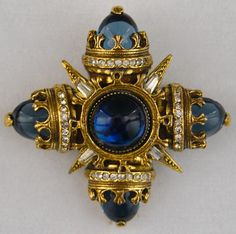 Benedikt of New York Signed Sapphire Blue Cabochon Rhinestone Vintage Brooch | eBay Starověký Egypt, Bijoux Art Nouveau, Historical Jewellery, Blue Stones, Ancient Jewelry