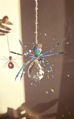 Crystal Spider Web, Spider Beads, Bead Spiders, Suncatchers Diy, Goth Wall Art, Light Catchers, Beaded Critters, Crystal Suncatchers Diy, Wire Spider