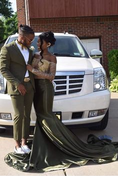 Fitted Prom Dresses Long, Poofy Prom Dresses, Black Long Sleeve Prom Dress, Trumpet Prom Dress, Girl Prom, Prom Dresses Off The Shoulder, Long Mermaid Dress, Prom Couples, Cheap Prom Dresses Long