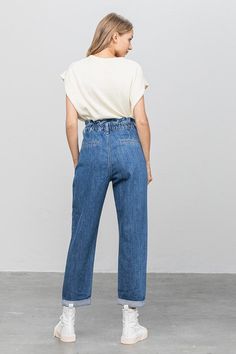 High Rise Paper Bag Waist Slouch Jeans- 100% Cotton- Non-Stretch Denim- Paper Bag Waist- Pocket- Imported, Designed In USASize 3- Waist 26"- Hip 39 1/2"- Front Rise 12 1/4"- Leg Opening 13 1/4"- Inseam 29"Model wears size 3, height 5'9"*For detail size spec, please message us* Style: Casual Print / Pattern: White Wash Denim Silhouette: Slouch Fit: High Rise Embellishment: Elastic Wasit Neck Line: N/A Sleeve: N/A Length: Regular Closure: Button Closure Lining: No Made In: CHINAFabric Contents: 10 Denim Paper, Slouch Jeans, White Dress Formal, Plus Size Sleepwear, Trendy Jeans, Pattern White, Swimwear Sale, Plus Size Swimwear, New Tops