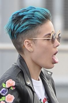 Blue Undercut, Lesbian Hair, Lesbian Haircut, Halsey Hair, Androgynous Haircut, Undercut Hairstyles Women, Androgynous Hair, Pompadour Hairstyle, Short Hair Undercut