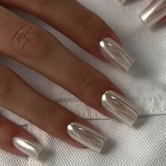 Silver Mettalic Nails, Chrome Nails Long Square, Silver Shiny Nails, Chrome New Years Nails, Shimmer Acrylic Nails, New Years Nails 2023 Trends, Platinum Nails