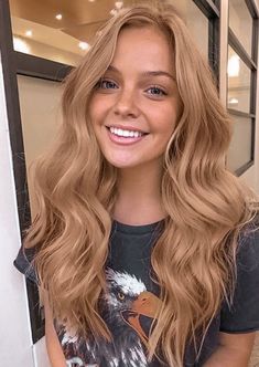 Warm and Inviting Fall Hair Colour Inspirations : Muted Golden Harvest Honey Blonde Hair, Blonde Hair Inspiration, Honey Hair, Blonde Hair Looks