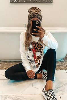 Checkered Leopard Skull Sweatshirt for all of our Vans lovers! Obsessed with the leopard and checkered look with the red lightening color combo. Oversized fit. Plus long enough to wear with leggings! 100% French Terry Cotton Estilo Vans, Leopard Skull, Gunny Sack, Skull Sweatshirt, The Leopard, Fall Fashion Outfits, Edgy Outfits, Casual Fall Outfits, Mom Outfits