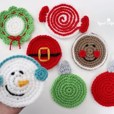 crocheted christmas coasters with the text cute and fast crochet christmas coasters