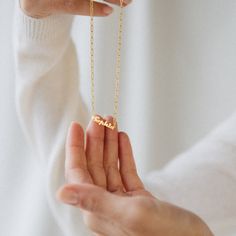 "L I N K ∙ C H A I N ∙ N A M E ∙ N E C K L A C E * Material: High Quality Solid 925 Sterling Silver * Featuring Dainty Name Charm with Minimalist Link Chain Style * Finish: Sterling Silver ∙ 18K Gold ∙ Rose Gold * All our jewelry is custom made by hand with Love and Care in our workshop ♡ H O W ∙ T O ∙ O R D E R * Simply use the 'PERSONALIZATION BOX' to let us know the NAME and the FONT NUMBER that you would like. ♡ NAME + FONT NUMBER ♡ * Listing necklace features FONT #90. If a font is not give Rich Necklace, Nameplate Necklace Gold, Rose Gold Paper, Necklace Chain Types, Personalized Gifts For Mom, Christmas Gifts For Friends, Custom Name Necklace, Trombone, Friend Birthday Gifts