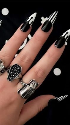 Black Nails Fall, Cute Halloween Nail Ideas, Halloween Nail Ideas, Rock Nails, Punk Nails, Summer Nail Art, Gothic Nails